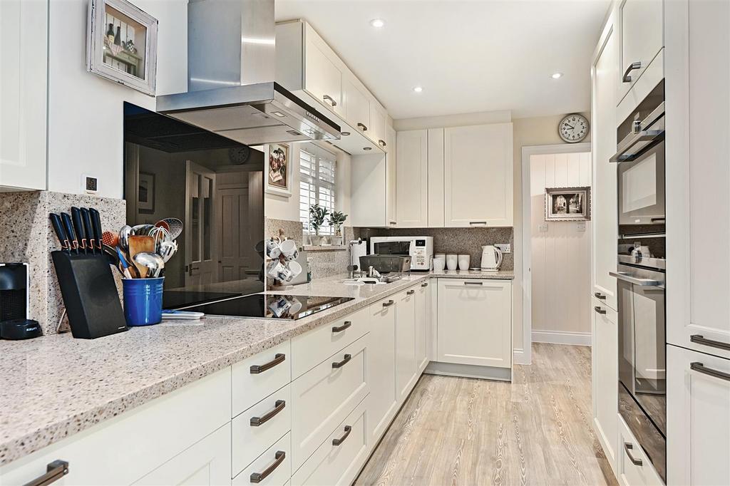 10 Jarretts Close TN31 (18)