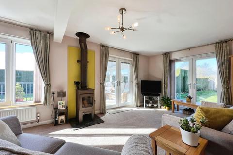 9 Beacon Way, Lympne, Hythe, CT21 4LJ