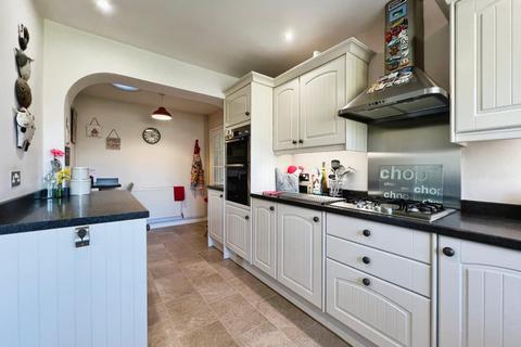9 Beacon Way, Lympne, Hythe, CT21 4LJ
