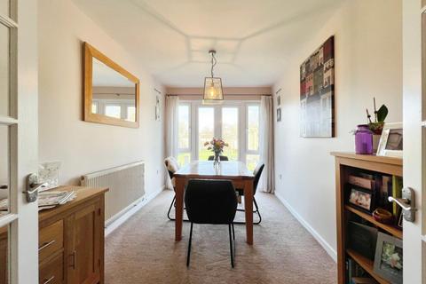 9 Beacon Way, Lympne, Hythe, CT21 4LJ