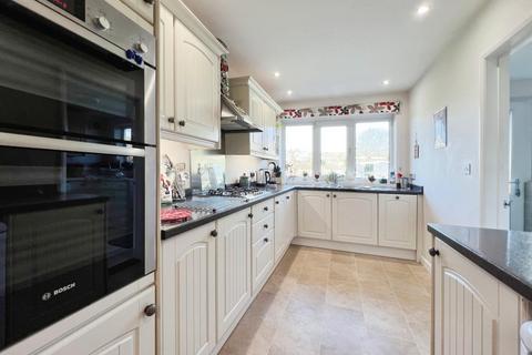 9 Beacon Way, Lympne, Hythe, CT21 4LJ
