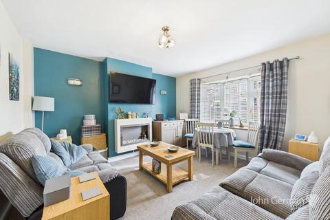1 Pennycroft Road, Uttoxeter, ST14 7ER