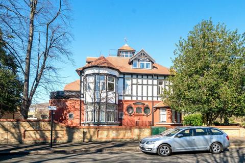 1 bedroom apartment for sale, Whipps Cross Road, London E11