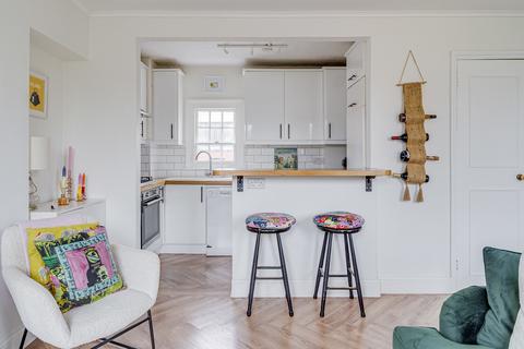 12c Tibberton Square, London, N1 8SF