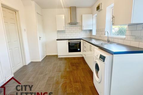 3 bedroom terraced house to rent, Dennis Avenue, Beeston