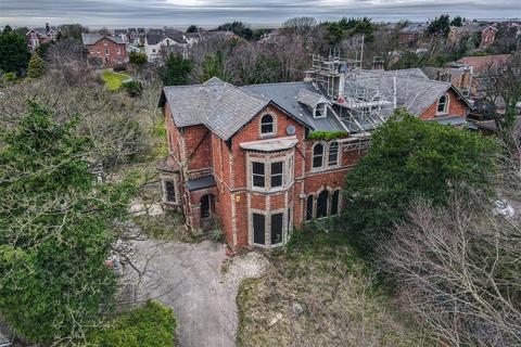 8 bedroom semi-detached house for sale, Lulworth Road, Southport PR8
