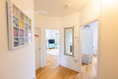 2 bedroom flat for sale, Guelder Road, High Heaton, NE7