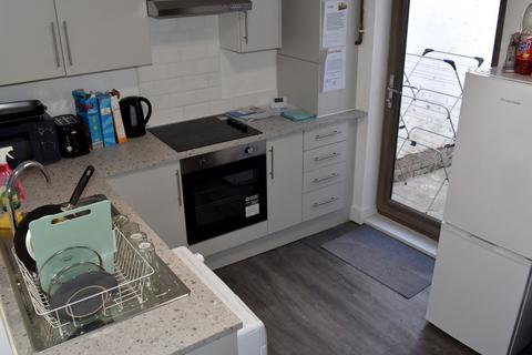 4 bedroom terraced house for sale, Wakefield Road, Stalybridge
