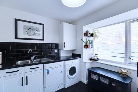 13 Brinson Way, Aveley, South Ockendon, RM15 4EF