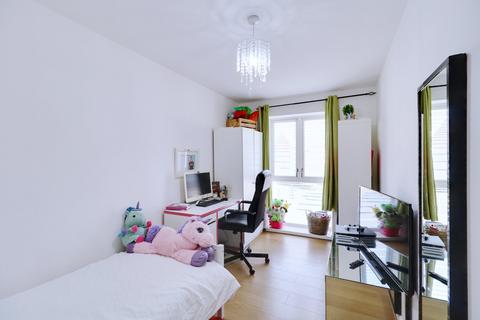 13 Brinson Way, Aveley, South Ockendon, RM15 4EF