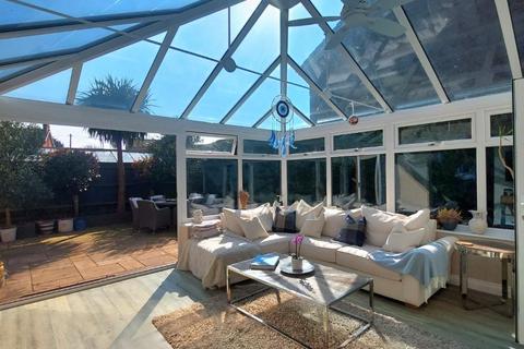 4 bedroom detached house for sale, Watts Close, Cogenhoe, Northamptonshire NN7