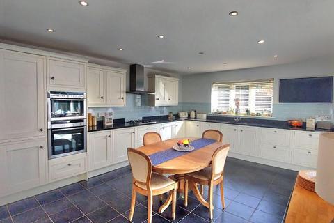 4 bedroom detached house for sale, Watts Close, Cogenhoe, Northamptonshire NN7
