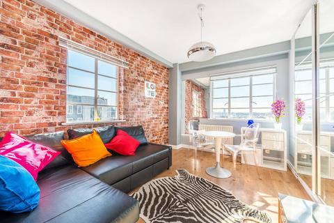 Studio to rent, Orsett Terrace, Bayswater, London, W2