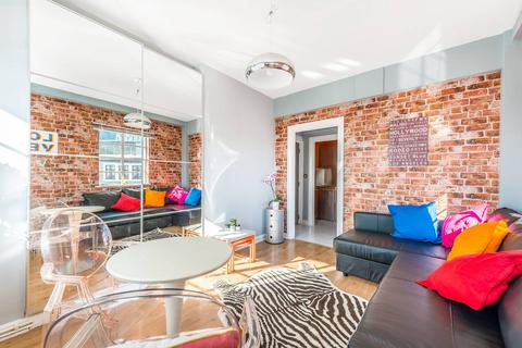 Studio to rent, Orsett Terrace, Bayswater, London, W2