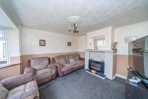 16 Petersfield, Cannock, WS11 5HE