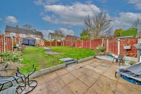 16 Petersfield, Cannock, WS11 5HE