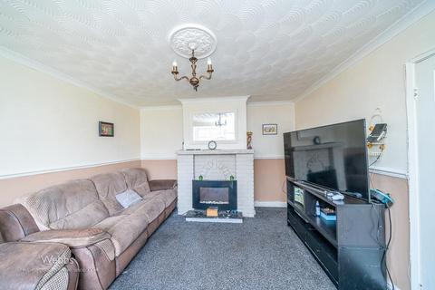 16 Petersfield, Cannock, WS11 5HE