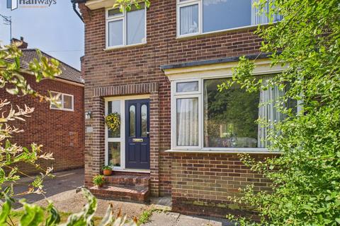 3 bedroom semi-detached house for sale, Salfords, Redhill RH1