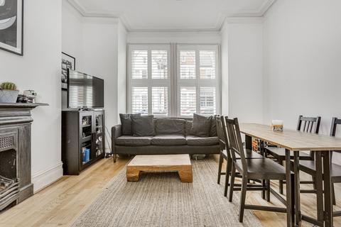 2 bedroom flat to rent, Dagnan Road, Clapham South, London
