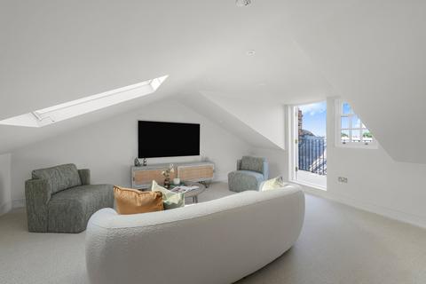 4 bedroom flat for sale, Pembridge Gardens, Notting Hill, London