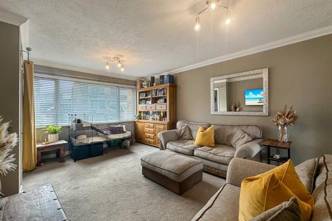 25 Brampton Close, Corringham, Stanford-le-hope, SS17 7NS
