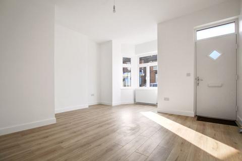 2 bedroom apartment to rent, Bourne Road, Bexley