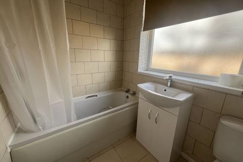 3 bedroom semi-detached house to rent, Marton Road, Middlesbrough, TS4