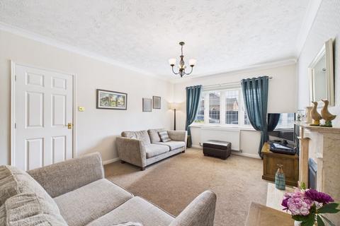 25 Challum Drive, Chadderton, Oldham, OL9 0LY