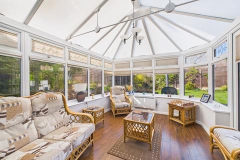 25 Challum Drive, Chadderton, Oldham, OL9 0LY