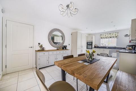 5 bedroom detached house for sale, Roberts Close, Marden