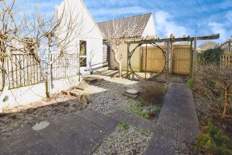 35 Alice Templer Close, Exeter, EX2 6AE
