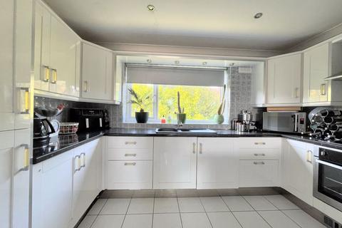 2 bedroom apartment for sale, Eastmoor Close, Foley Road East, Sutton Coldfield, B74 3JS