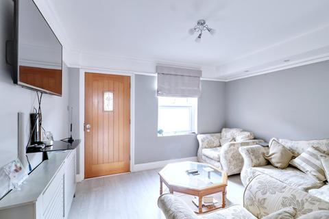 2 bedroom semi-detached house for sale, Cowper Road, Rainham RM13