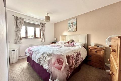54 Greenglades, Northampton, NN4 9YW