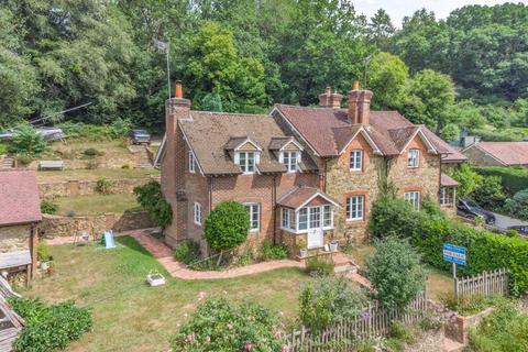 4 bedroom semi-detached house for sale, Ewhurst Road, Peaslake