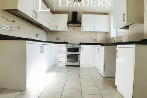 2 bedroom semi-detached house to rent, Clover Road, Market Deeping, PE6