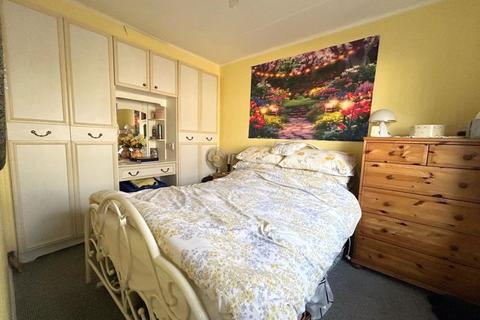 2 bedroom detached house for sale, Beech Avenue, Scunthorpe