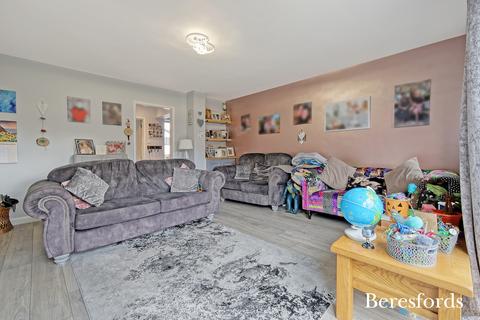 28 Parsonage Field, Doddinghurst, Brentwood, CM15 0RN