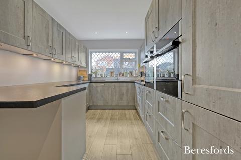 28 Parsonage Field, Doddinghurst, Brentwood, CM15 0RN