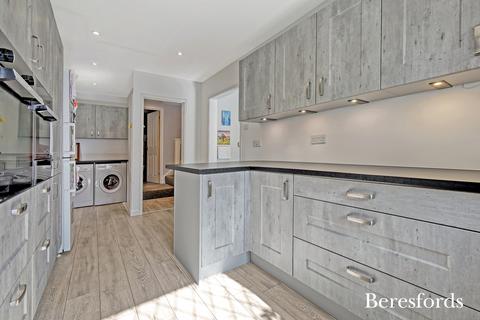 28 Parsonage Field, Doddinghurst, Brentwood, CM15 0RN