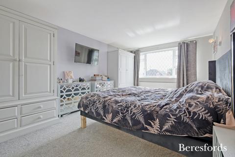 28 Parsonage Field, Doddinghurst, Brentwood, CM15 0RN