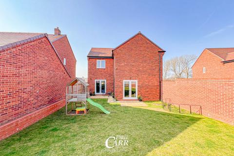 5 Fleming Drive, Streethay, Lichfield, WS13 8UW