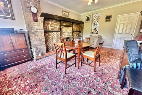 3 bedroom detached house for sale, Elizabeth Grove, Dudley DY2