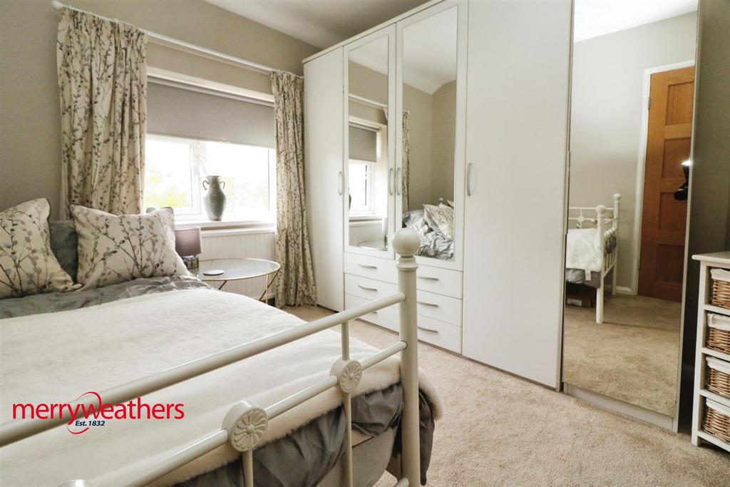 Rear bedroom