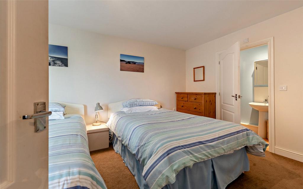 Twin Bedroom