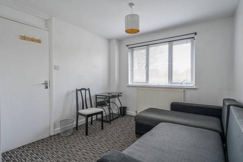 5 Hawksmoor Close, London, E6 5SL
