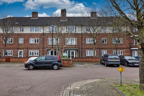 27 Clayburn Gardens, South Ockendon, RM15 6AT