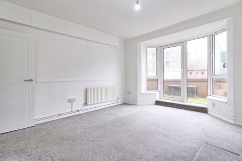 27 Clayburn Gardens, South Ockendon, RM15 6AT