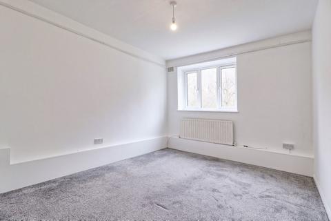 27 Clayburn Gardens, South Ockendon, RM15 6AT