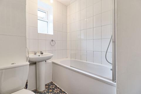 27 Clayburn Gardens, South Ockendon, RM15 6AT